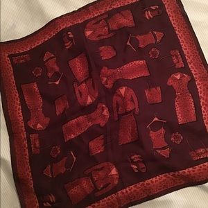 ELAINE GOLD scarf. 100% silk.